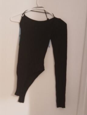 Black One-Shoulder Long Sleeve Bodysuit